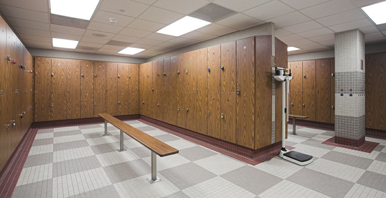 Finding the Best Builder for Your Wood Lockers